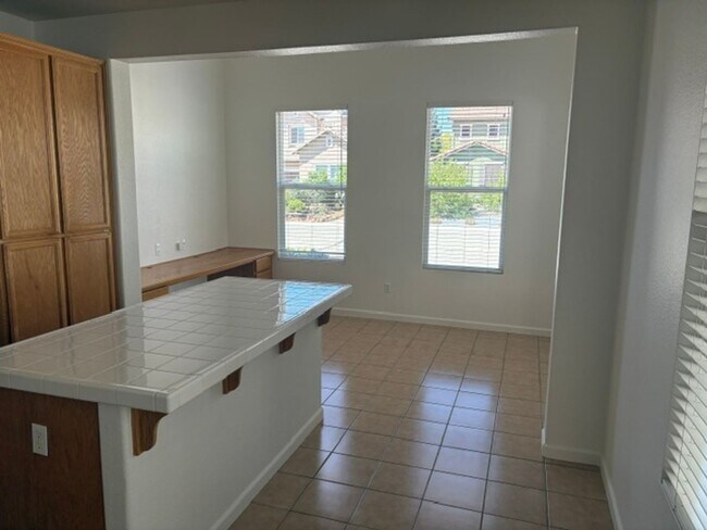 Building Photo - 3 bed 2 Bath 12 Bridges Home Lincoln, CA