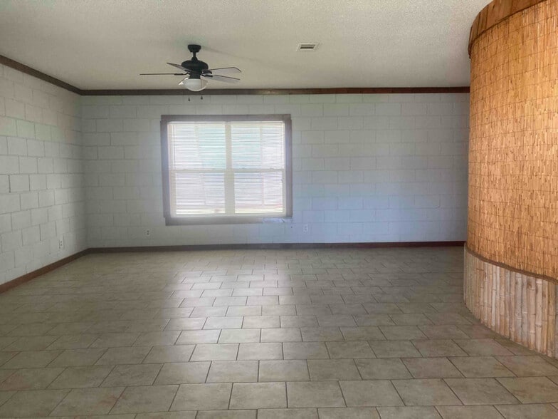 Building Photo - 72 Gulf View Dr