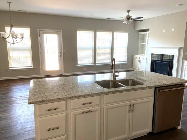 Building Photo - 1377 Elderwood Way