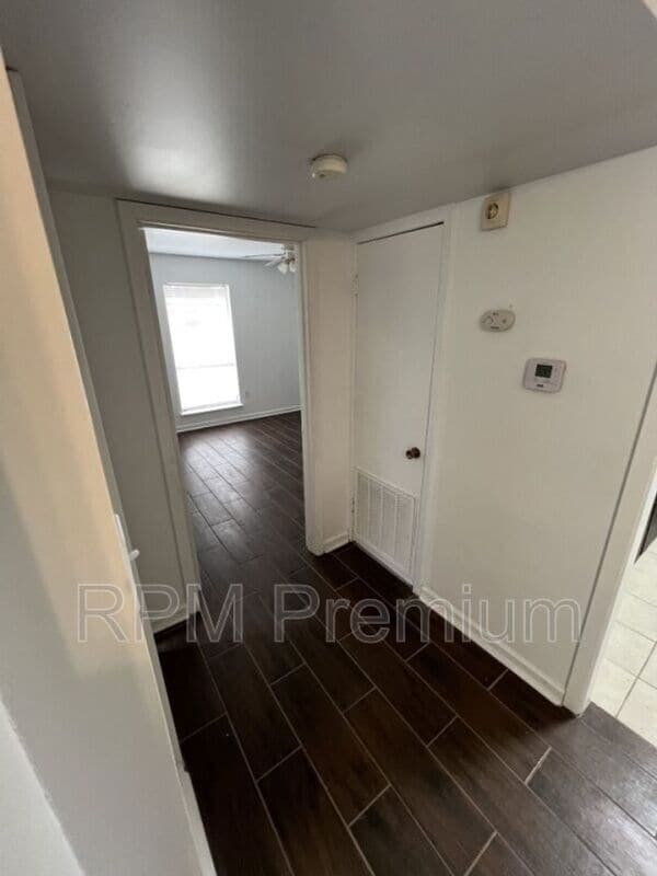 Building Photo - 4547 Alvin Dark