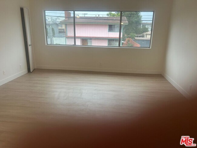 Building Photo - 3603 Mentone Ave