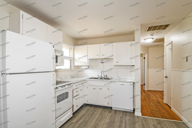 Building Photo - 1245 Bal Harbor Dr