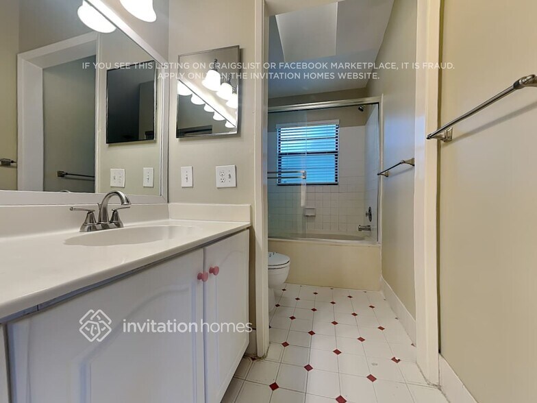 Building Photo - 22301 Thousand Pines Ln