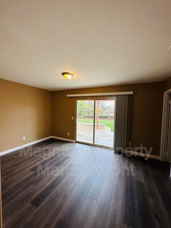 Building Photo - 34089 Dianthus Ln