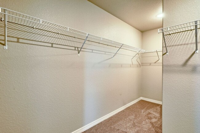 Building Photo - 3 Bedroom 2 1/2 Bath in Northwest Loveland