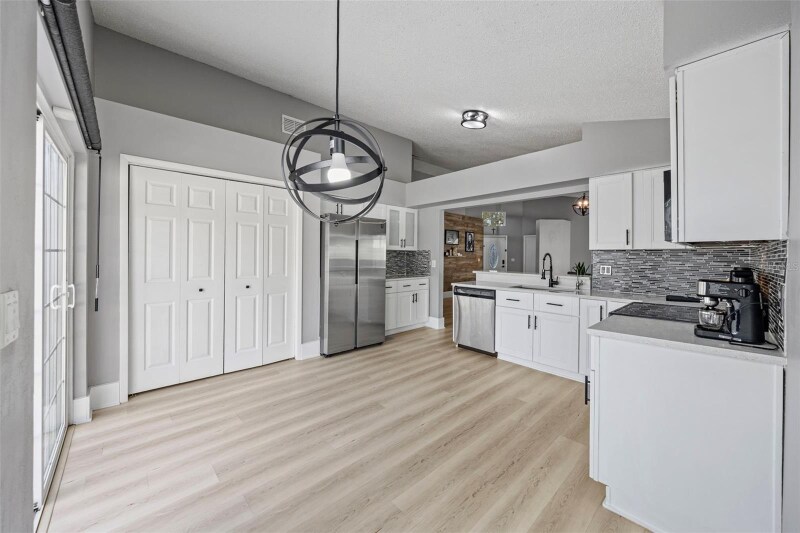 Building Photo - 10253 Allenwood Dr