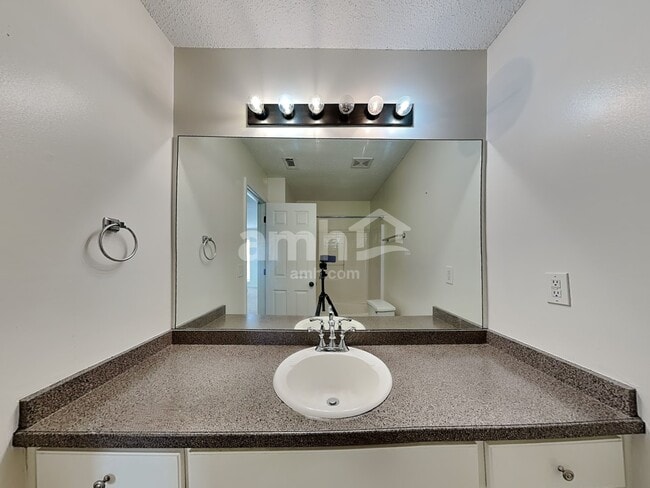 Building Photo - 415 Lokeys Ridge Rd