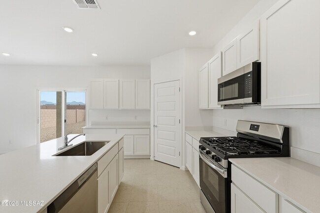 Building Photo - 12232 N Manley Ave