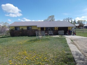 Building Photo - 3 bedroom/1.5 bath Home in Bayfield with 1...