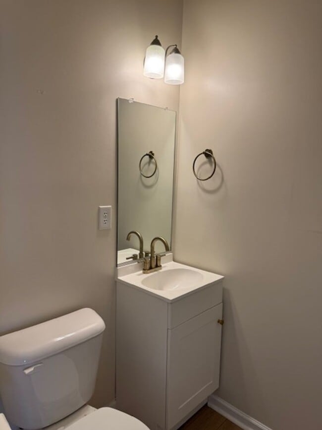 Building Photo - Renovated Townhouse in The Pinnacle Subdivision