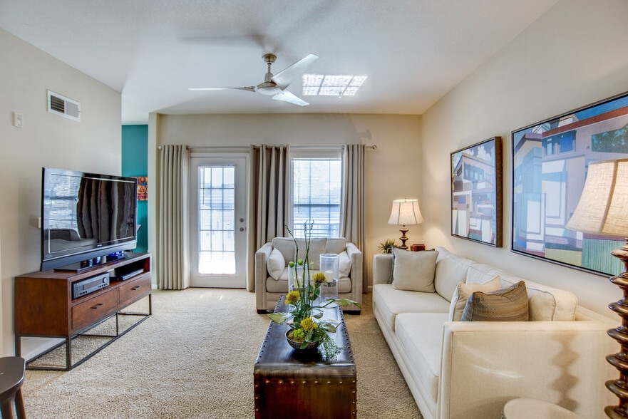 Building Photo - Highland Hills