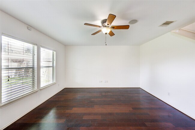 Building Photo - 2115 Sherbrook Park Ln