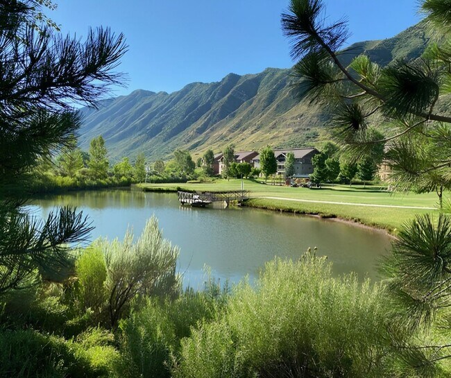 Building Photo - River View Condominium! PRICE REDUCED!