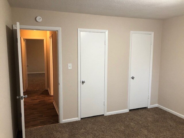 Building Photo - WEST SIDE UPDATED 4 BEDROOM AVAILABLE TODAY!