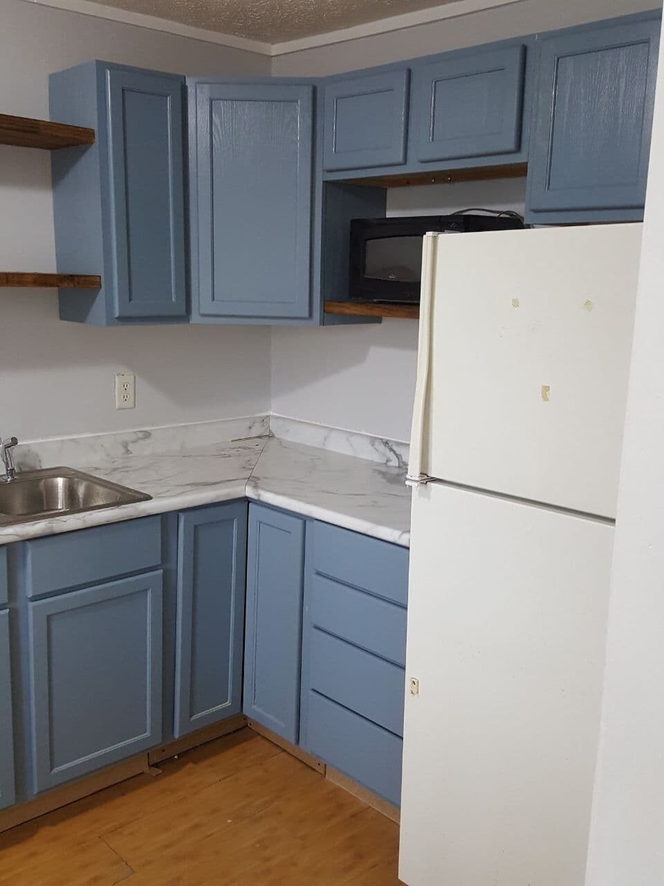 Kitchen - 220 N Blair St