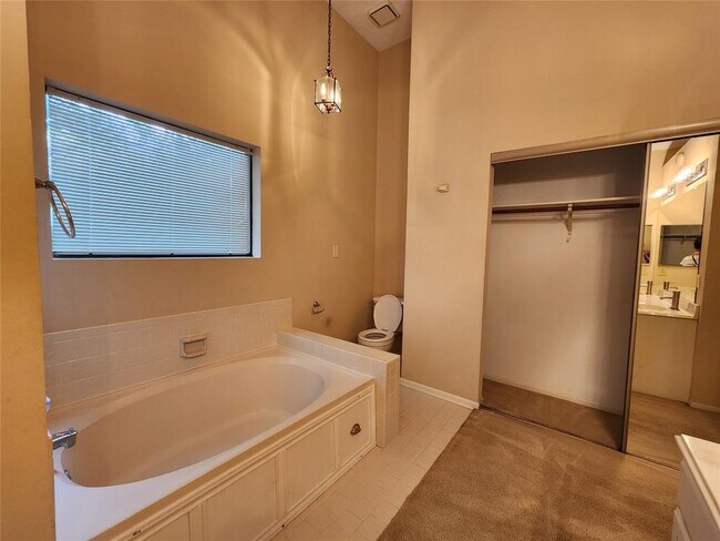 Building Photo - 6419 Scarlet Ridge Ct