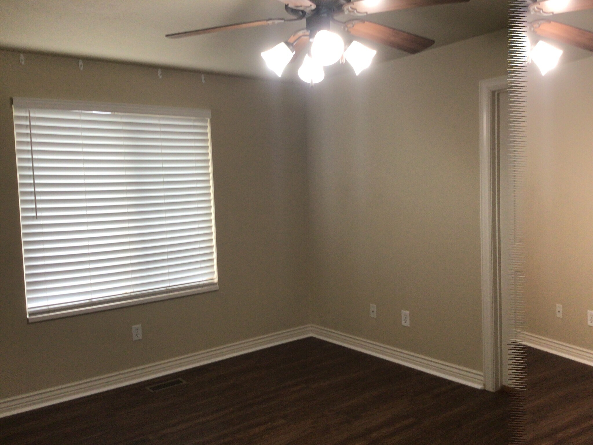 Building Photo - 7134 S Sorrento Way