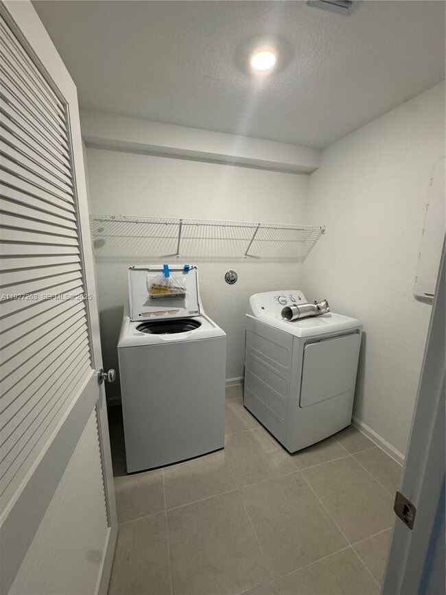 Building Photo - 5837 NW Sweetwood Dr