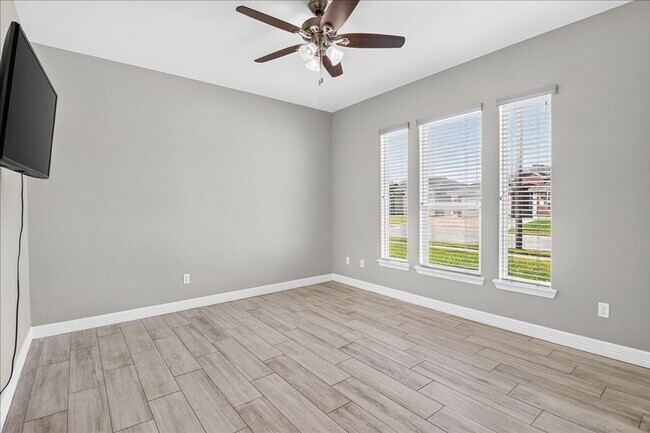 Building Photo - 6718 Stuyvesant Ct