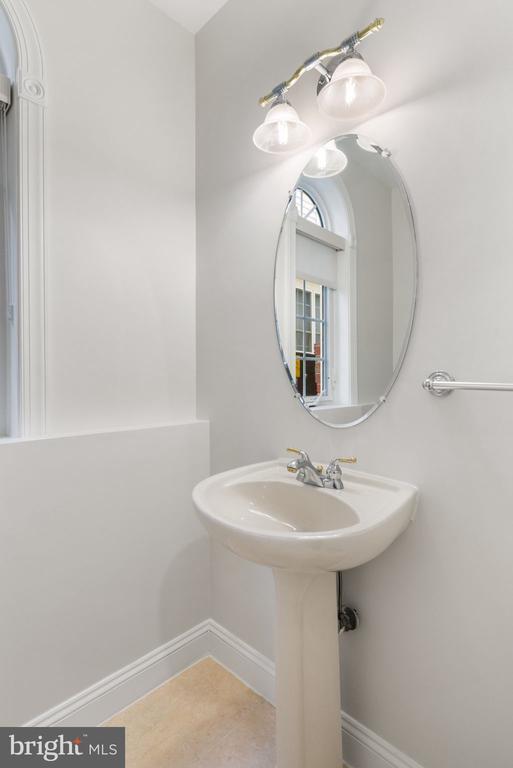 Building Photo - 9185 Topaz St