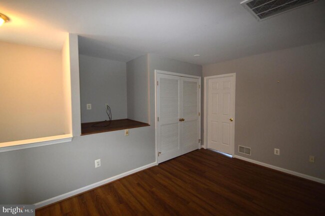 Building Photo - 25492 Freda Ln