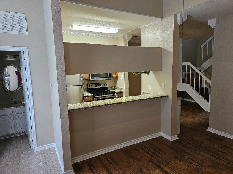 Building Photo - 6220 Bentwood Trail