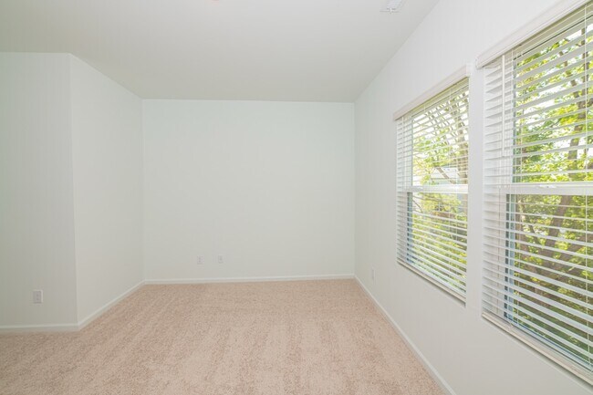Building Photo - 815 Freston Rd