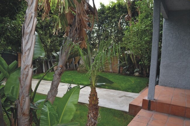 Building Photo - 6407 Gentry Ave