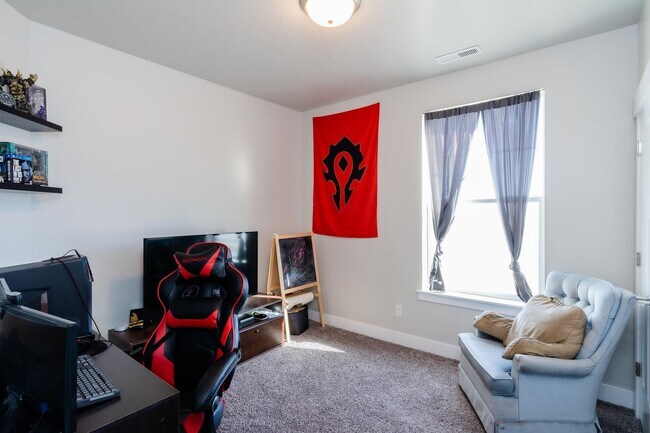 Building Photo - Fantastic Condo in Herriman City Center!