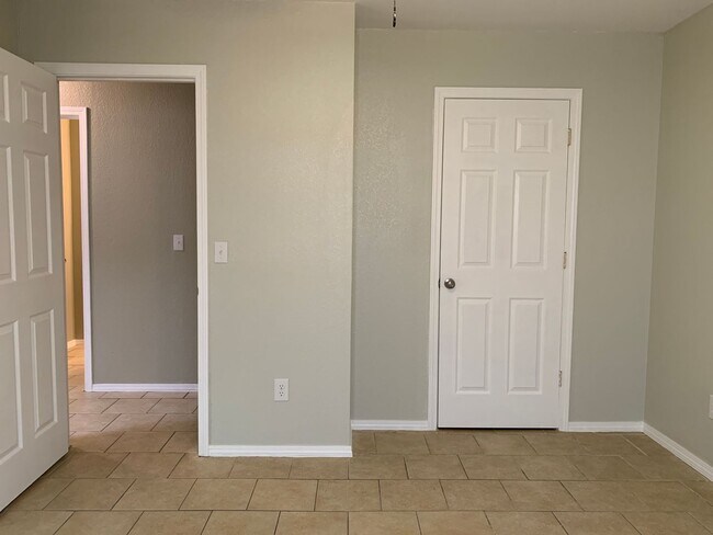 Building Photo - Welcome Home!