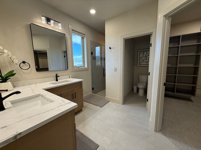 Building Photo - Now renting brand-new 3 bedroom, one study/Den, 2.5 bathroom House $3,650 unfurnished and $6,000 ...