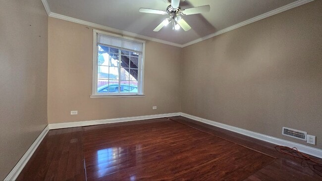 Building Photo - Large 5-Bedroom Home with Backyard Pool, G...