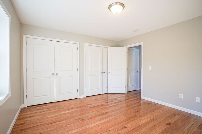 Building Photo - 18 Healey St