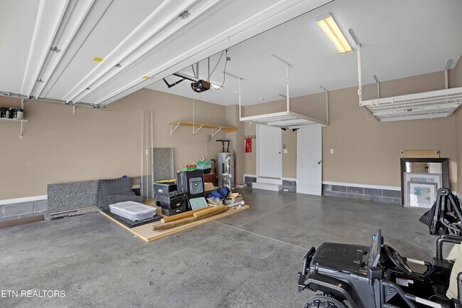 Building Photo - 344 Caboose Ln