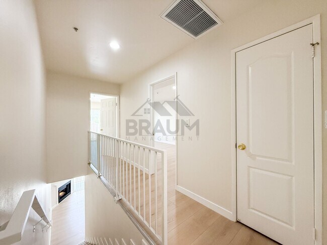 Building Photo - 7323 Winnetka Ave
