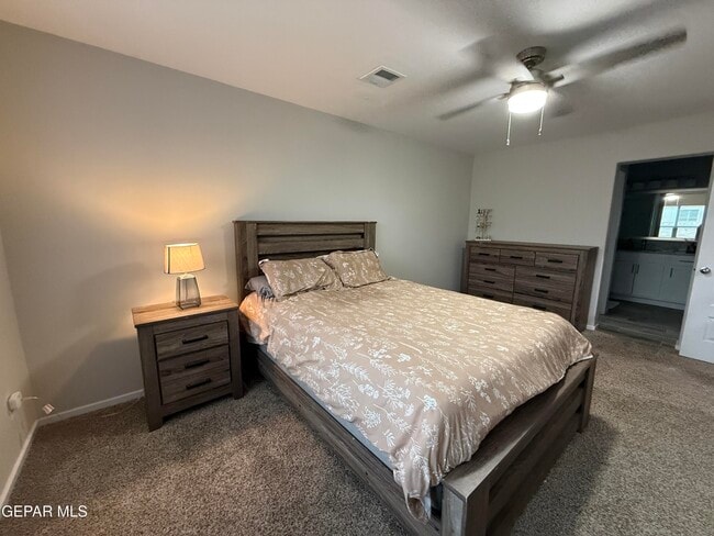 Building Photo - 13841 Paseo Central Ave