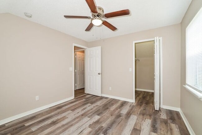 Building Photo - 3756 Dartford Dr