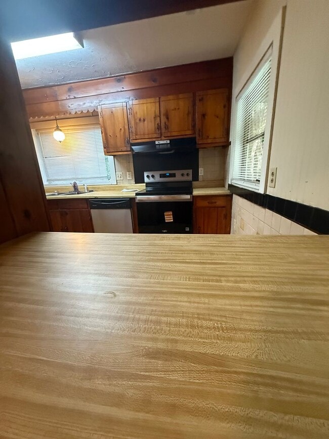 Building Photo - Sunrise Ranch