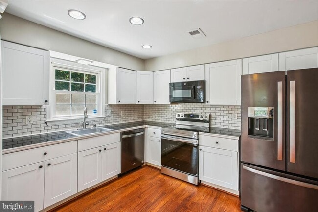 Building Photo - 9011 Mulvaney Ct