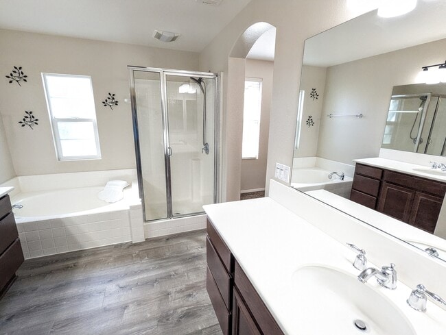 Building Photo - 1406 Mosaic Glen