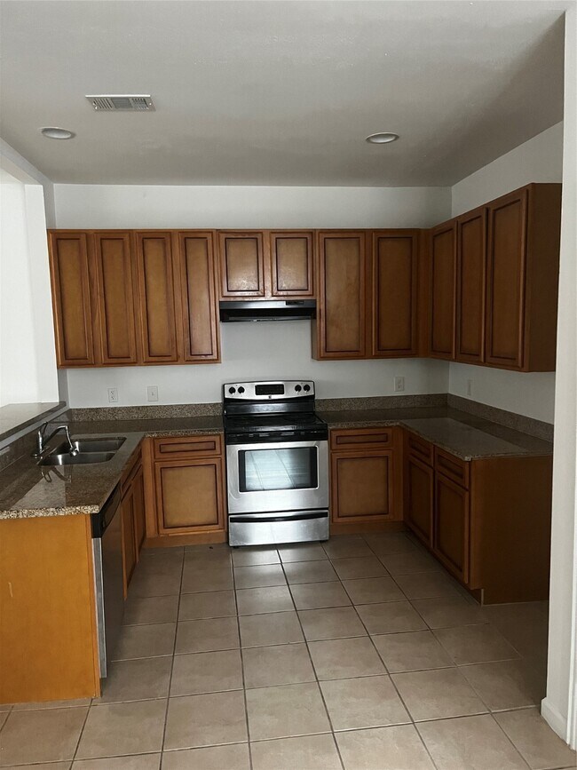 Building Photo - 4303 Oak Ridge Dr