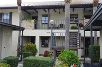 Building Photo - 375 3 Lakes Ln