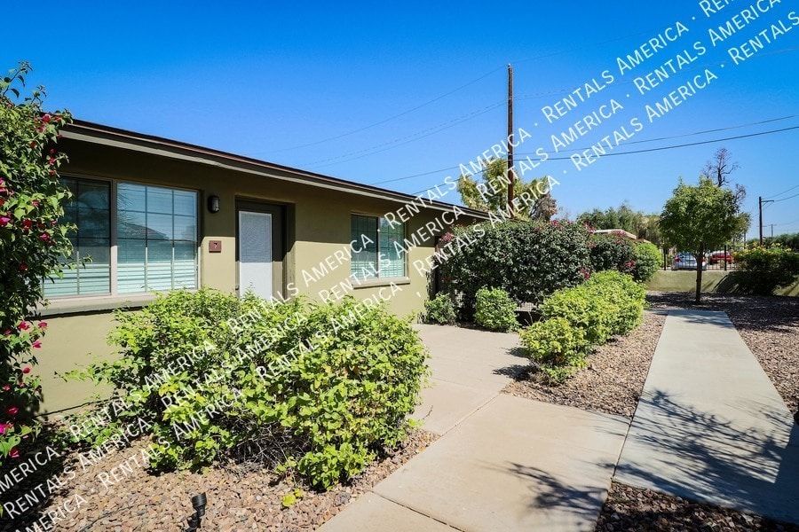 Building Photo - 1850 E Maryland Ave