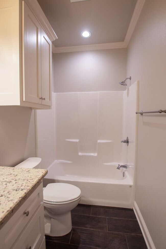 Building Photo - Available Now! Stunning 3 Bedroom 2 Bath Home in Whitehouse!