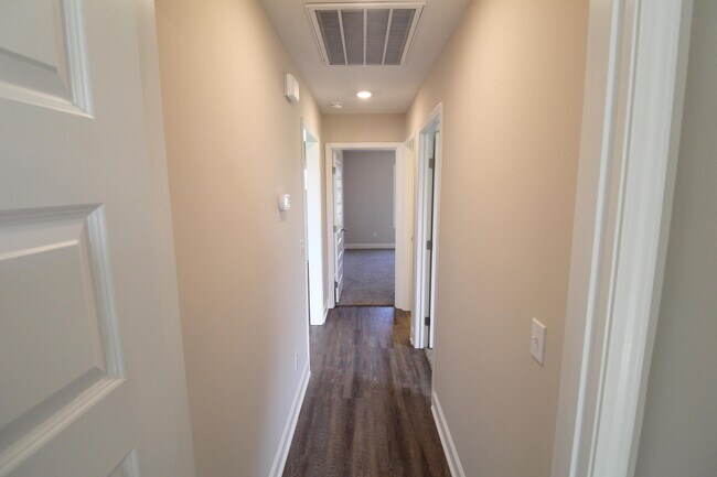 Building Photo - 6083 Forest Dr