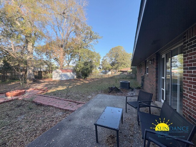 Building Photo - Gorgeous 3 Bedroom Home in Fort Walton Beach!
