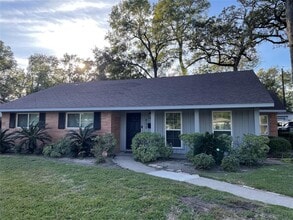 Building Photo - 835 Wycliffe Dr