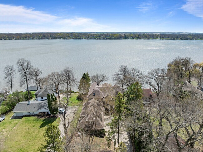 Building Photo - 2718 Willow Point Dr