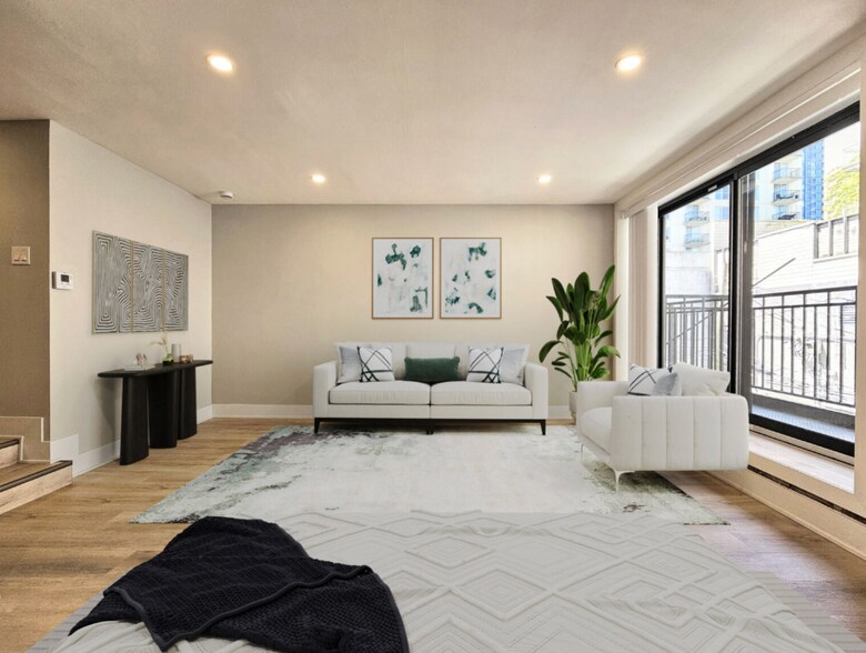 Building Photo - 1225 N La Salle Dr