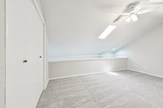 Building Photo - 10811 Richmond Ave.